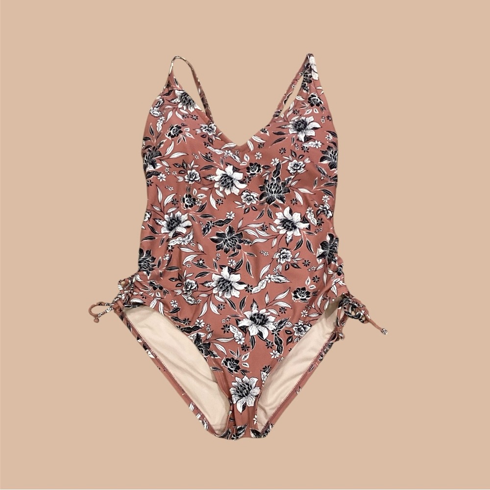 Kona Sol Women’s Floral One Piece in Rose and Black, size Large 💐